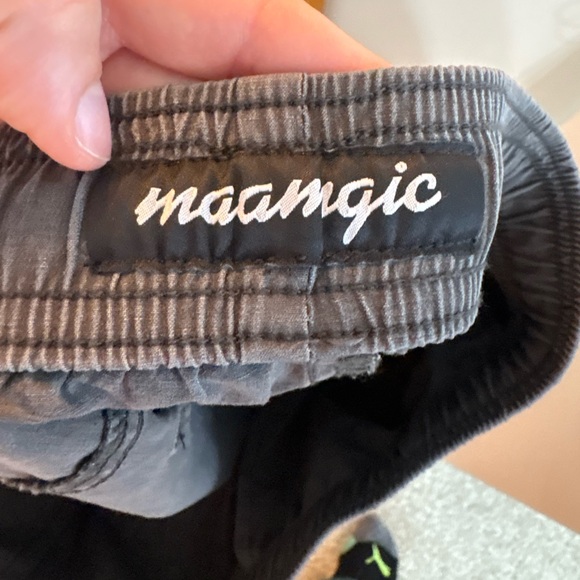 Boutique Brand Size Medium Grey Shorts - Picture 5 of 8